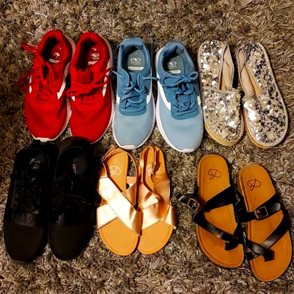 Small shoe bundle.